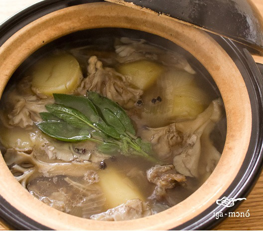 冬はスープが主役！～“かまどさん”でつくる「牛肉とまいたけのスープ」～