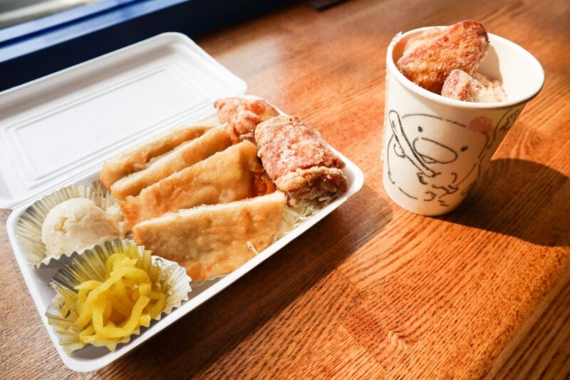 横浜ブルーで地元を応援！スポーツバースタイルのからあげ専門店「鶏笑　横浜片倉店」