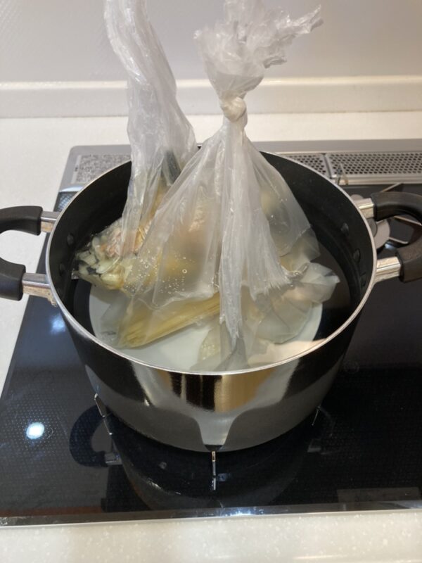 災害時に役立つ！簡単ポリ袋レシピ　～鯖缶カレー・スープでパスタ編～