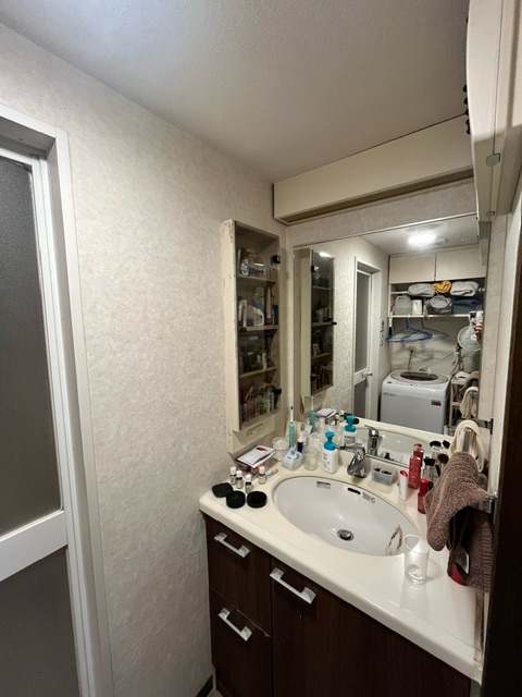 washroom_before
