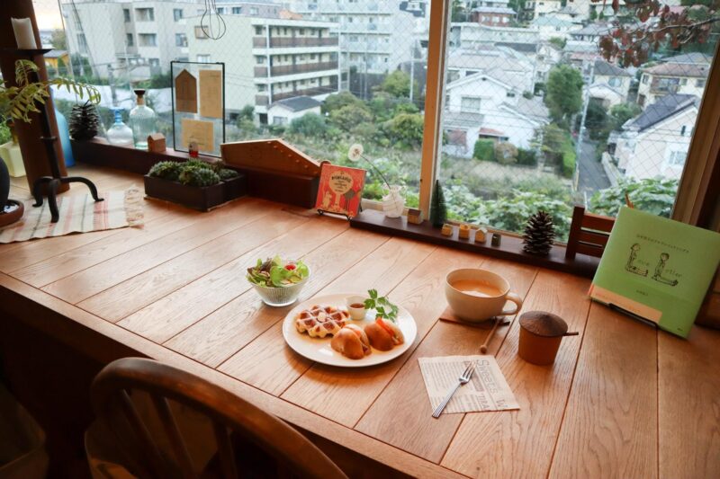 天然酵母の手作りワッフルと読書が楽しめる自宅カフェ「Cafe Roof Okurayama」