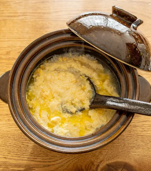 【かまどさん】ごちそう続きの胃を休める、卵バター粥のレシピ