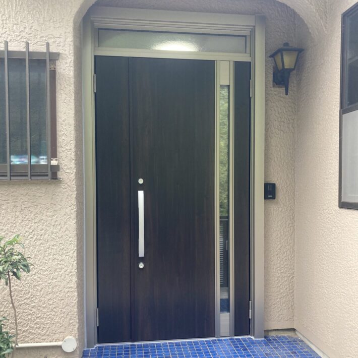 カラーバランスと採光で叶える快適玄関リフォーム