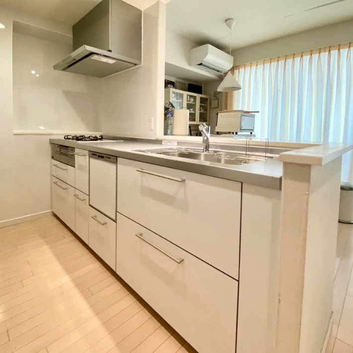 予算に合わせて清潔感のあるキッチンへリフォーム〈横浜市西区〉