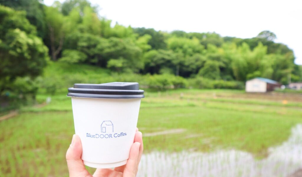 昔ながらの里山で味わう、心まで癒される一杯「BlueDOOR Coffee」