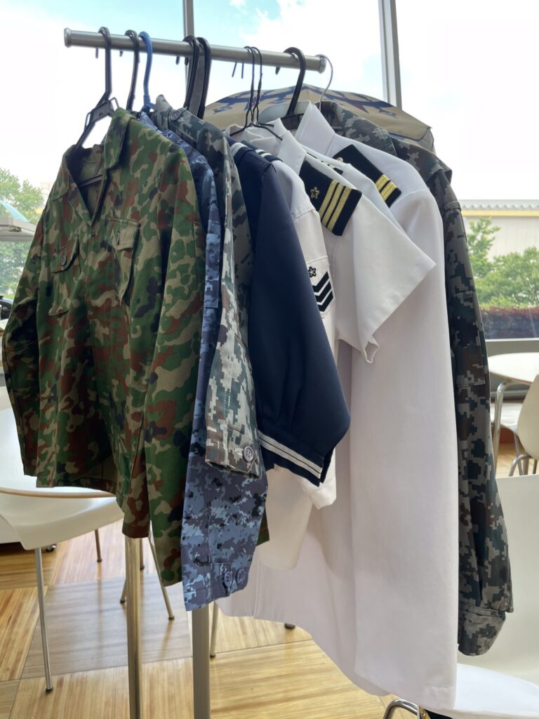 自衛隊制服着用体験コーナー