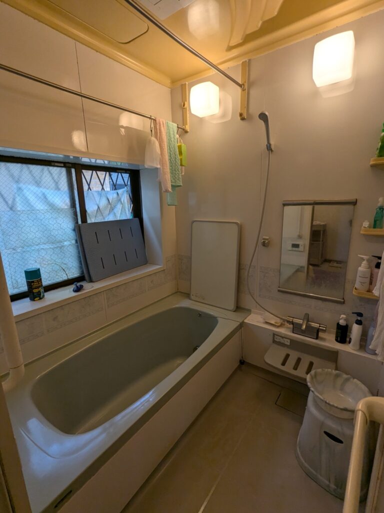 bathroom_before