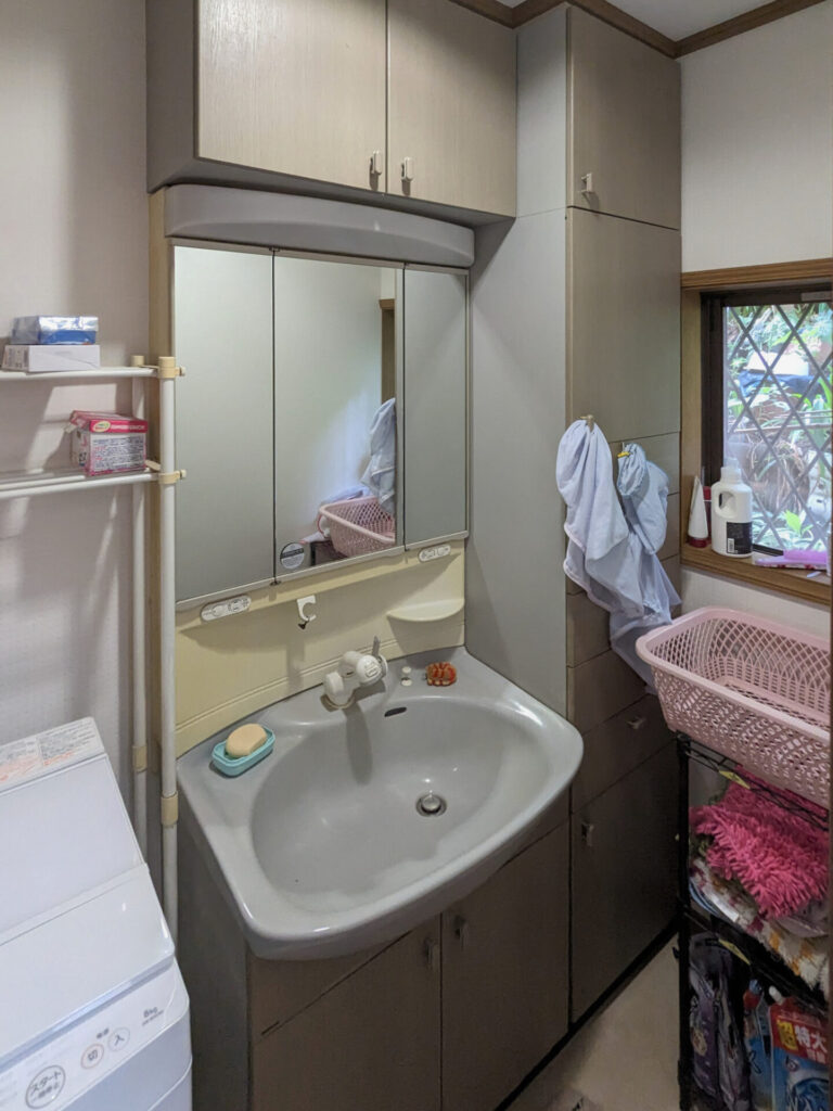 washroom_before